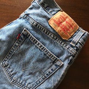 High Waisted Levi’s 550 Denim Shorts